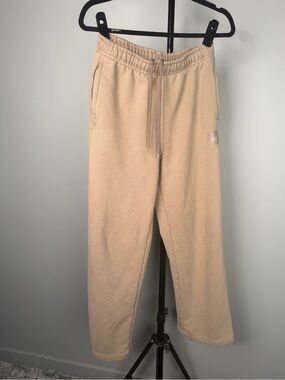 ALO Yoga Straight Leg Sweatpant